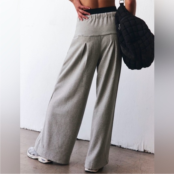 6052. Free People Studio Siren Pants - Picture 3 of 4